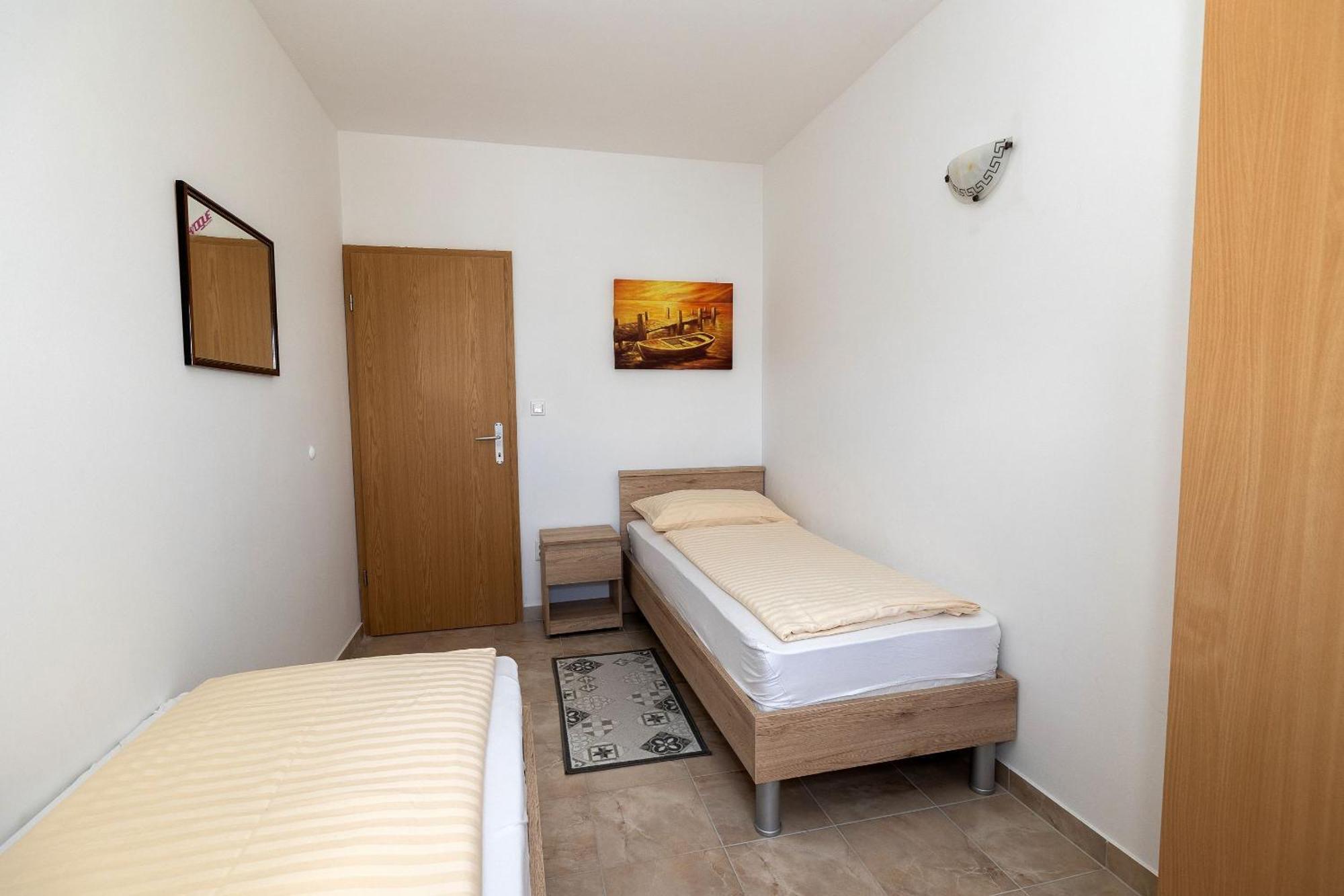Apartments Mikanovic Crikvenica Exterior photo